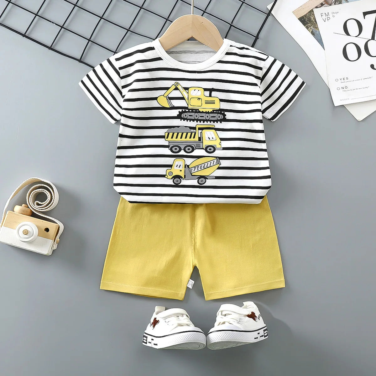 Donald Duck Cartoon 2-Piece Boys Summer Tracksuit Casual Kids Clothing Set with T-shirt And Shorts for Children 1-4 Year Old