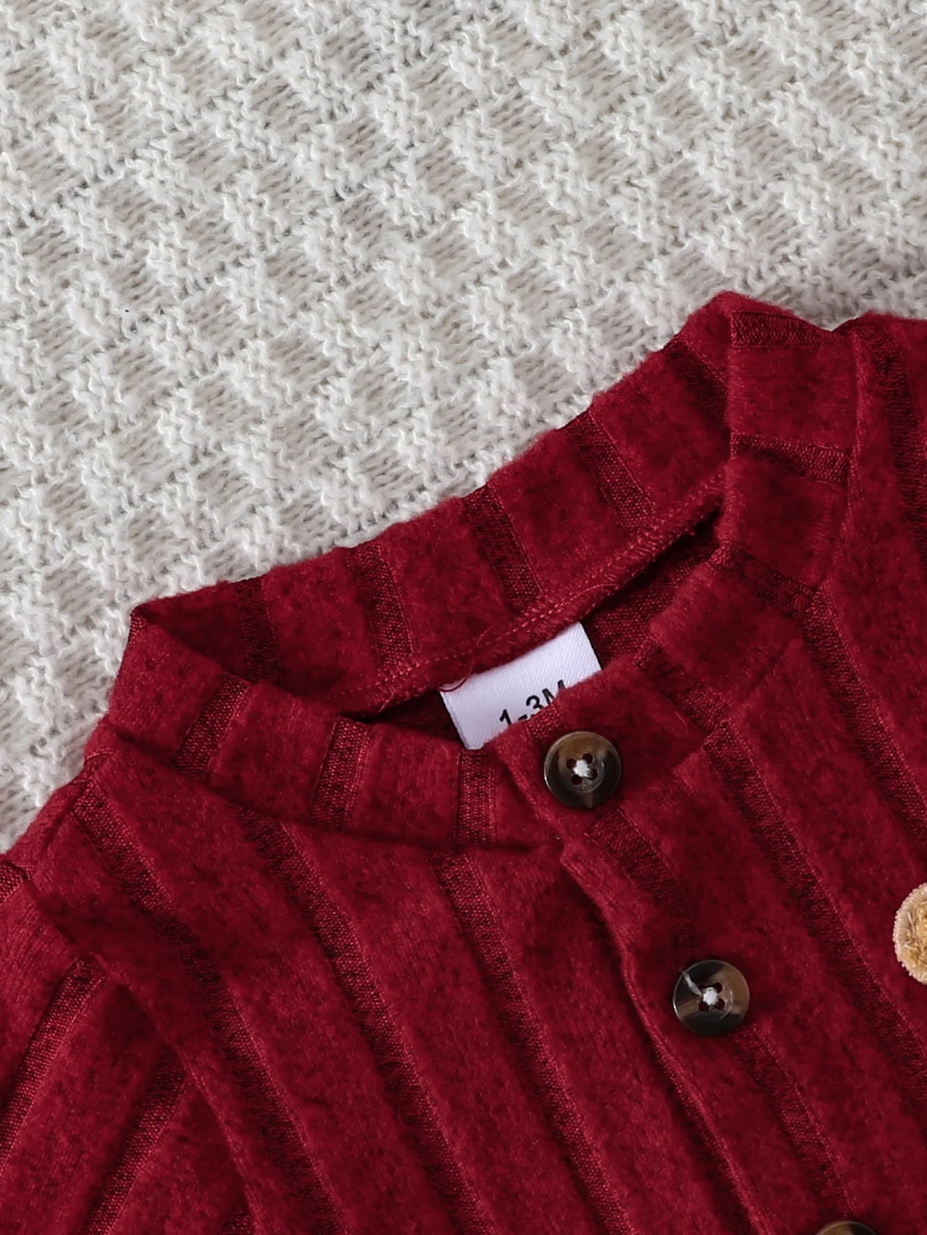 【Baby Boy】Autumn & Winter Red Onesie with Front Single-Breasted Buttons and Cute Bear Badge on Chest + Red Hat SetFeaturing a wa