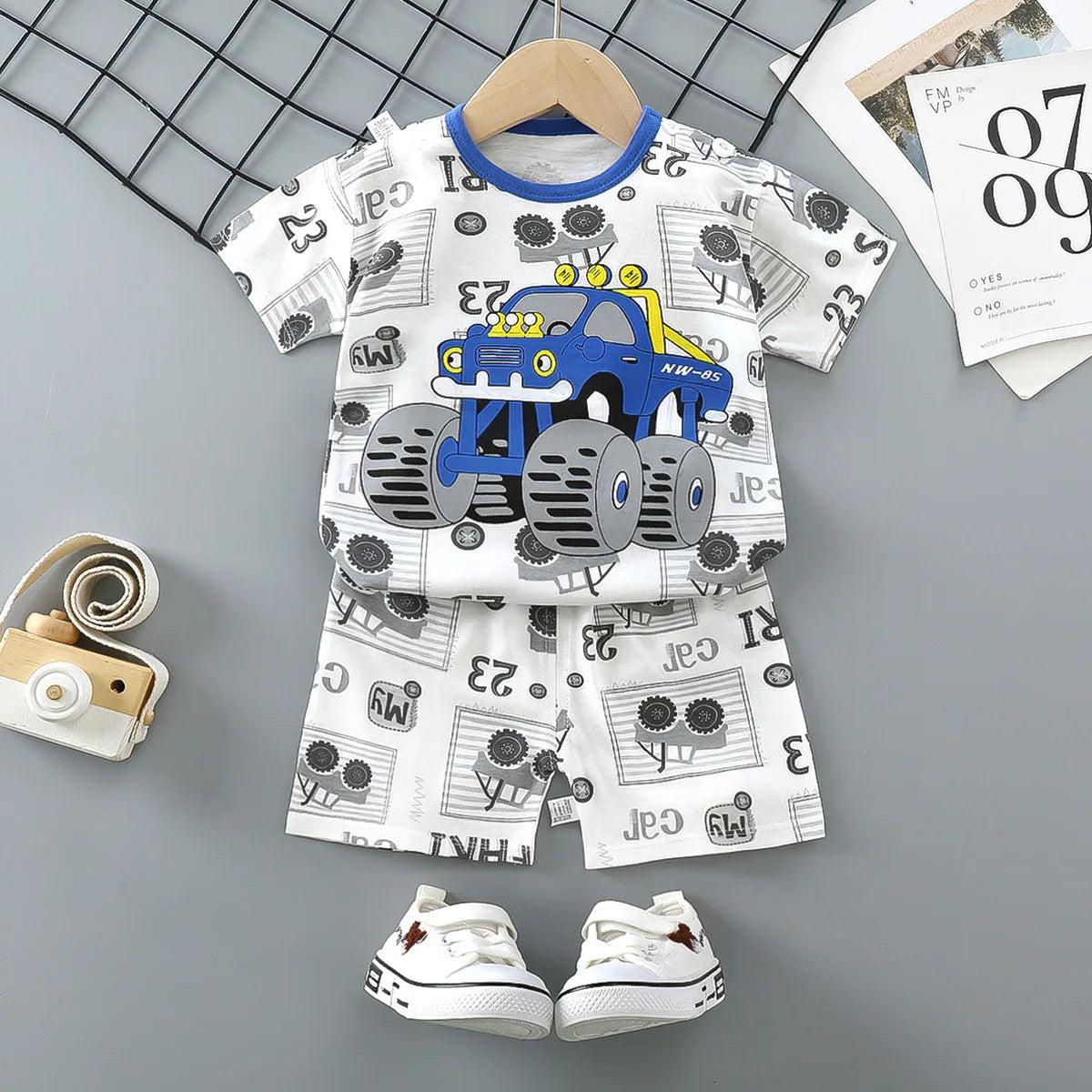 Donald Duck Cartoon 2-Piece Boys Summer Tracksuit Casual Kids Clothing Set with T-shirt And Shorts for Children 1-4 Year Old
