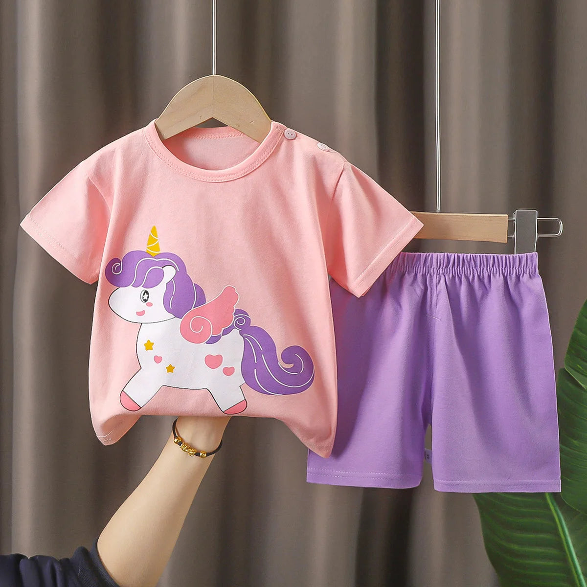 Donald Duck Cartoon 2-Piece Boys Summer Tracksuit Casual Kids Clothing Set with T-shirt And Shorts for Children 1-4 Year Old