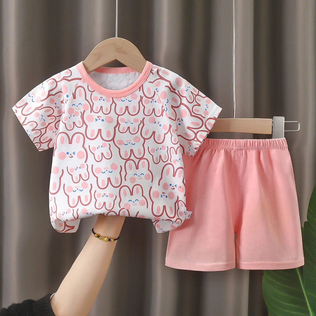 Donald Duck Cartoon 2-Piece Boys Summer Tracksuit Casual Kids Clothing Set with T-shirt And Shorts for Children 1-4 Year Old
