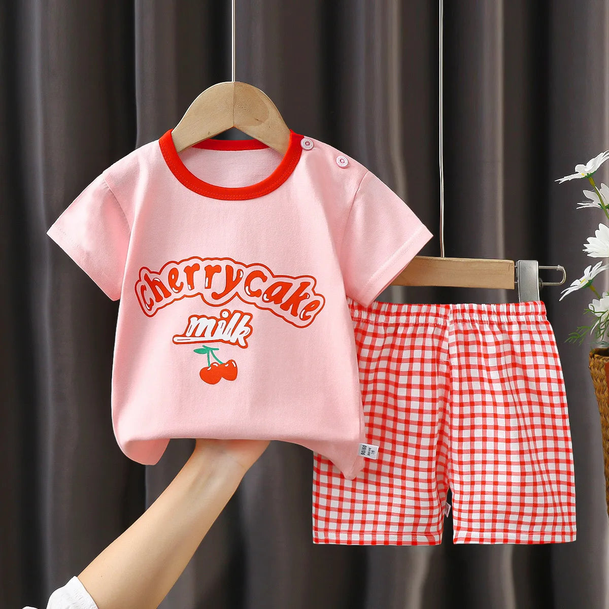 Donald Duck Cartoon 2-Piece Boys Summer Tracksuit Casual Kids Clothing Set with T-shirt And Shorts for Children 1-4 Year Old